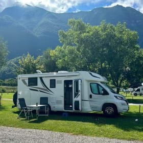 McLouis 1 Automaat – Liberté Premium ! Camping-car italien moderne avec lits simples