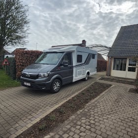 2p- 5-Sterne Knaus halbintegriert ab 2024