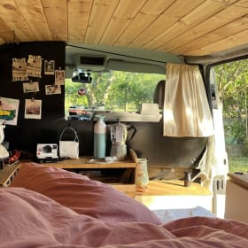 Saoirse – 2p Volkswagen campervan from 2011