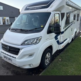 Mary Dolls Motorhome  – 6 Berth Dog Friendly Motorhome