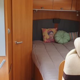 2p Bürstner semi-integrated uit 2011