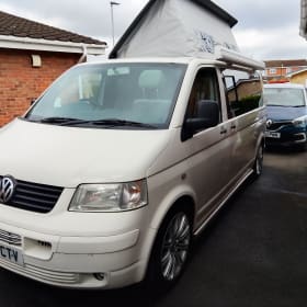 athena – Camping-car Volkswagen 4 places à toit ouvrant de 2004