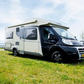 Bürstner iXEO time moonlight edition (airco)! 