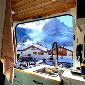 Very complete MB Sprinter 2p off-grid 