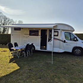 Modern Roller Team 298 TL – Space, comfort and adventure for 4 people!