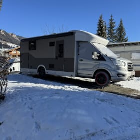 Fully equipped luxury camper Roller Team with Starlink 📡
