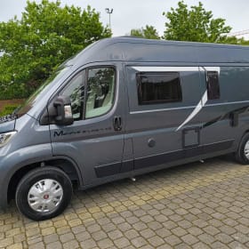 2á3 p McLouis bus uit 2026