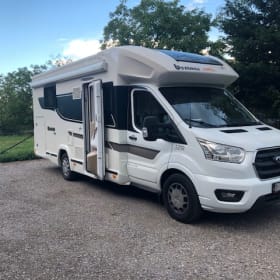 Camper 5P met large kingsize bed