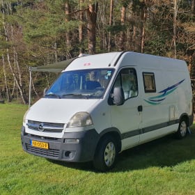 Luis – Compact but complete off-grid camper 