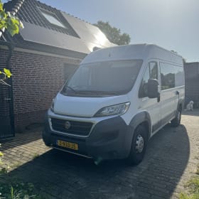 Very neat self-built 2p Fiat Ducato bus from 2016 