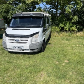 Frankie – Ford Campervan mit 2 Schlafplätzen, Baujahr 2012