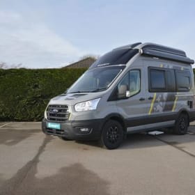 VanCation – Campervan Ford a 4 posti letto dal 2024