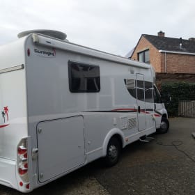 Comodo e ben attrezzato Sunlight T69 per 4 persone del 2014