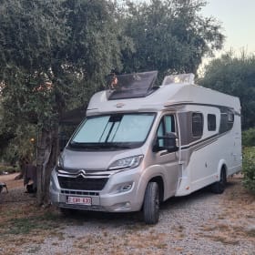 Semi-intégré Carado 5p à partir de 2022