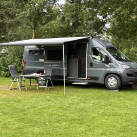 Pössl Summit Shine 640 3P – Brand new spacious campervan (2024)