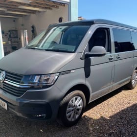 Little Grey – VW T6.1 DSG 150pk 2020 luxe conversie