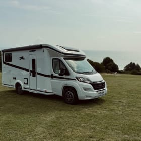 Stone – Camping-car de luxe 4 couchages - Laika 2024 - Manuel - Animaux admis