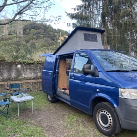 2p Volkswagen T5 uit 2008