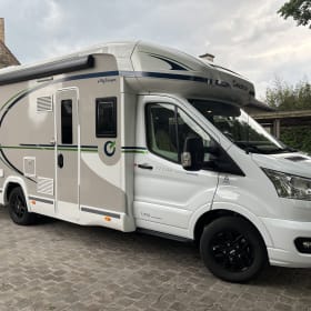 Rientje – 4p Chausson  777 titanium Premium Full  Option Semi-Integraal