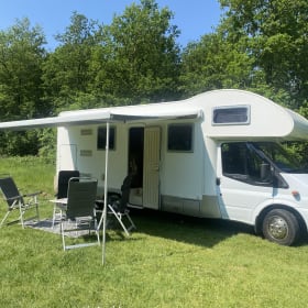 Tante Corrie – 6p Ford Alcove from 2008