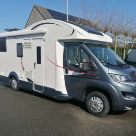 FIAT ROLLERTEAM – VOLLEDIG UITGERUSTE CAMPER MET CENTRAAL BED 4P Roller Team
