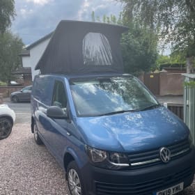 Betsy – 4 berth Volkswagen campervan 2019 Manual 