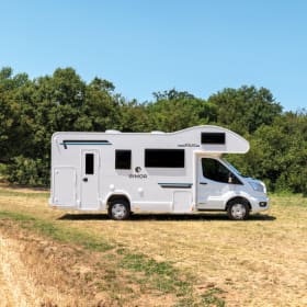 Family – Nieuwe 7-persoons Alkoofcamper met stapelbed