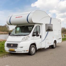 Dethleffs Advantage  – 4 persoons camper met stapelbed en airco uit 2011