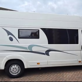 Gino Da Camper – 2 berth Peugeot campervan from 2017