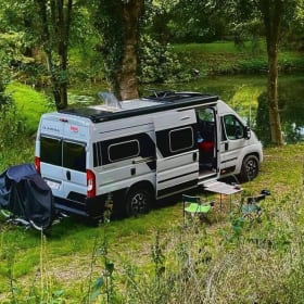 2p Adria Mobil bus uit 2023