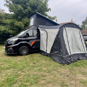 ELSIE – Ford-Wohnmobil mit 4 Schlafplätzen ab Baujahr 2018