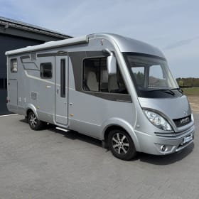 Spacious 4-person Hymer camper 