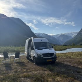 2-person Mercedes-Benz bus from 2015