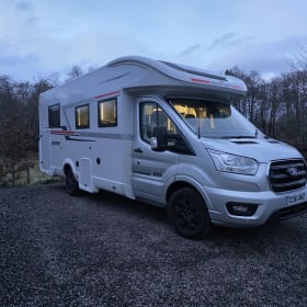 Roller Team semi-integrato a 4 posti letto, targa 2025, con base vicino a Oban, Argyll.