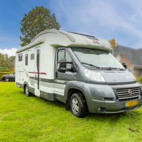 Very luxurious semi-integrated camper with a lot of comfort