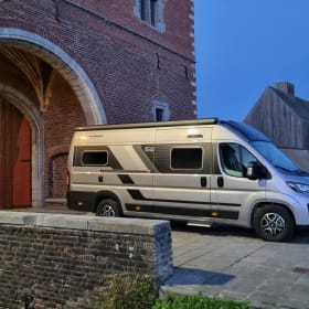 2025 NIEUW! – Autobus Adria Mobil 2p dal 2025