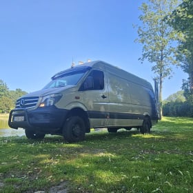 Free Spirit – 3p Mercedes-Benz bus uit 2016