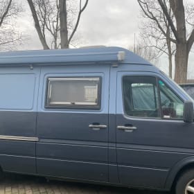 Ollie – 2p Volkswagen bus uit 2004