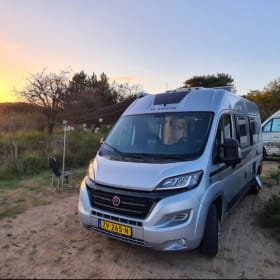 Luxe en compleet ingerichte Adria twin uit 2016 voor 2-3 personen