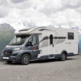 Julz – Top of Range Luxury Motorhome Fully Kitted Out