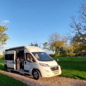 Hymer Grand Canyon bus camper