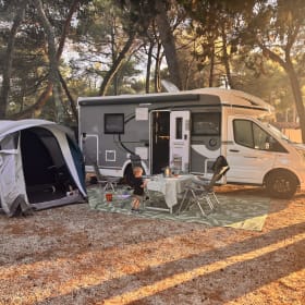 Happy Camper – New Chausson 720 with 5 seats and 5 sleeping places - luxuriously equipped