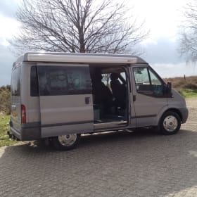 Bus Bertha  – Compacte Ford camperbus uit 2012