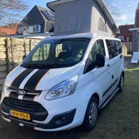 Leetro II – Ford bus camper automatic 2 persons euro6 fully equipped 