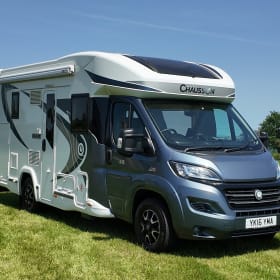 Spacious 4-Berth Motorhome - Under 7m & Fully Equipped!