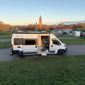 AmorA Campervan 6.0 meters for 2 persons with length beds