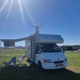 Deaf Dream Camper  – 3p Ford alcove from 1993