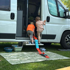 4p Weinsberg bus uit 2023