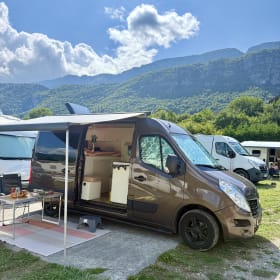 ColumBus  – Renault Master Off-Grid-Campervan für 2 Personen | Stilvoll 