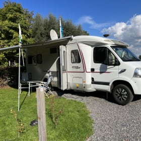 Tramp – Hymer semi-integraal uit 2008